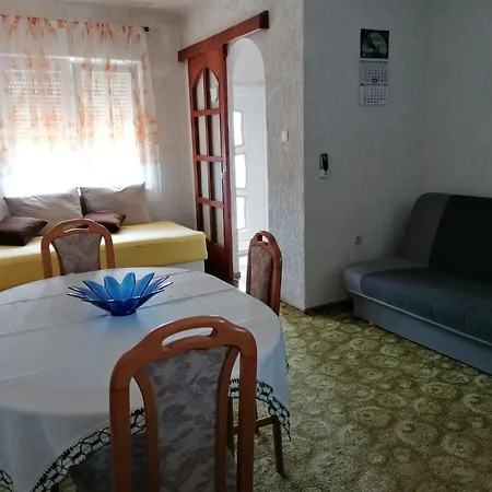 Direkt Am Mit Anlegeplatz By Interhome *