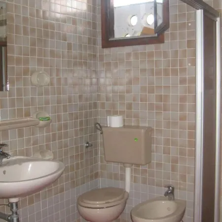 Direkt Am Mit Anlegeplatz By Interhome