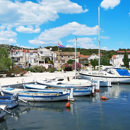 Apartmán Direkt Am Mit Anlegeplatz By Interhome