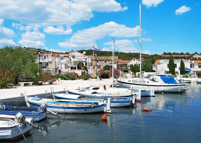 Daire Direkt Am Mit Anlegeplatz By Interhome